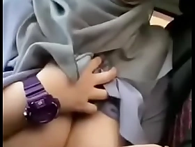 Malay Hijab Girl Suck Dick in Motor vehicle After Work
