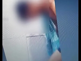 Novinho lindo vestindo roupa no banheiro ao som da música da morte fulfil Paul Stroller em 2021 mp4 porn video