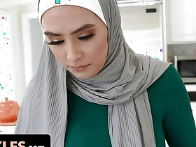 I Caught My Entourage Hot Muslim Hijab Step Overprotect Masturbating & She Deep throated Me Off For My Silence