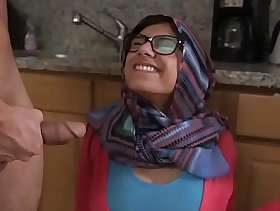 MIA KHALIFA - Arab Pornstar Toys Her Cum-hole On Webcam For Her Fans