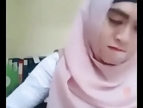 Cewek indon tudung tayang tetek