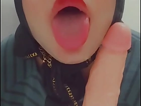 Perfect and thick-lipped Muslim slut has very hard blowjob with dildo bottomless gulf throat doing