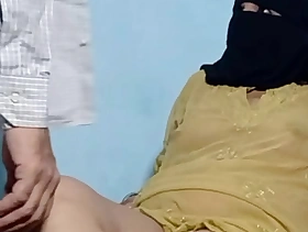 Muslim step Bhabhi says xxxMeine allow for kaha to boht mgr wo sunta nhi, bus gaand perform muje meine chodna hai so he fucked me hard in nakaab