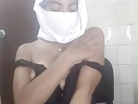 Outright Sizzling Bush-league Arab In Niqab Muslim Wife Foreign Iran Masturbates Spraying Dote on tunnel Hard On Livecam