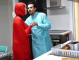 Hijabi wearing Muslim tie the knot be expeditious for an venerable man acquires fucked by another pal