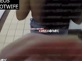 Kriss Hotwife Safada Se Exibindo e Mostrando Os Peitos No Elevador Do Hostelry
