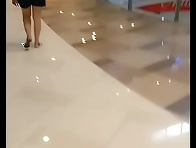 Dinapuan ng Libog Sa Mall Kaya Kinantot Sa CR