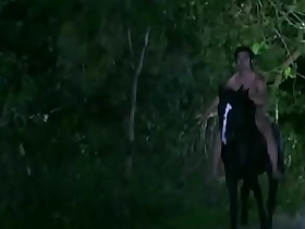 Gabriel Gracindo cavalgando nu em A Escrava Isaura