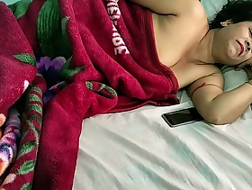 Indian rich NRI wife real hardcore sex with Food delivery boy!! Hot viral sex