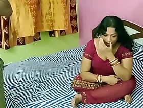Indian Hot xxx bhabhi having sex with small penis boy! She is mewl happy!
